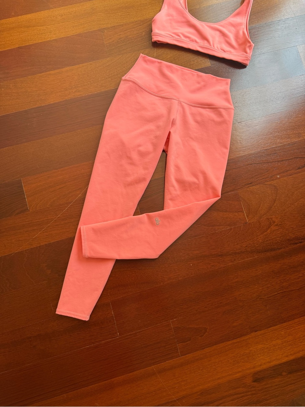 ALO Yoga Coral Yoga Set - Size Small - Picture 2 of 8